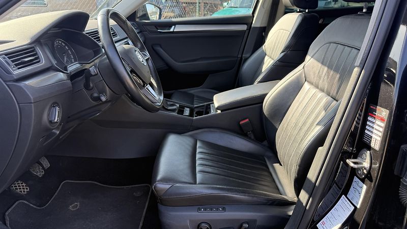 Škoda Superb (2017) 2.0TDI 110KW MANUAL 4X4  - fotka 12 z 25
