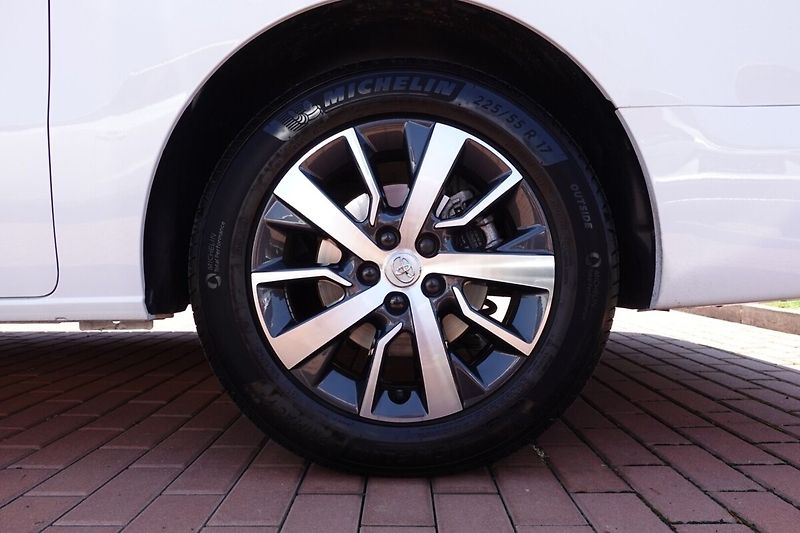 Toyota ProAce Verso 2.0 Diesel 177 - 8 AT VIP 7S S - fotka 8 z 38