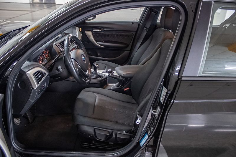 BMW Řada 1 d 2017 RWD MT/6 110kW - fotka 12 z 38