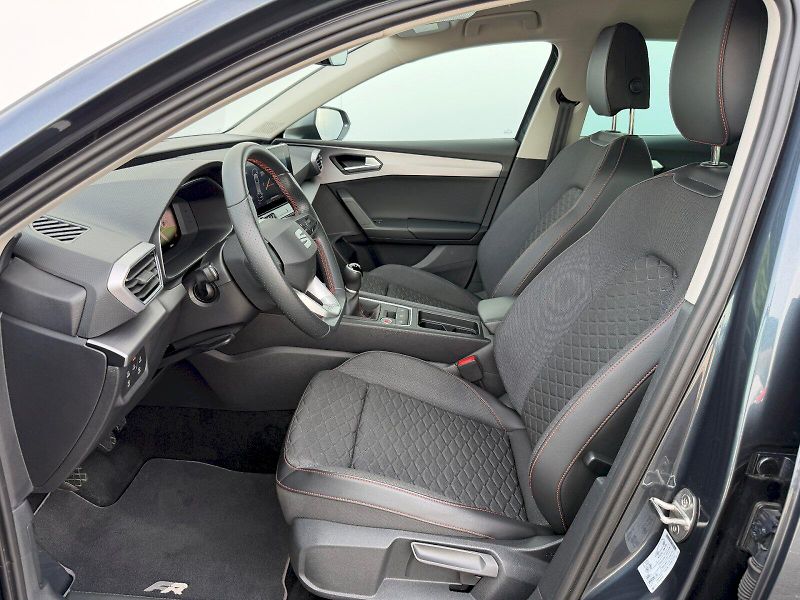 Seat Leon (2024) FR 1.5 TSI 110kW SP - fotka 5 z 35