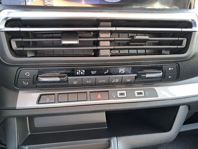 Peugeot Traveller Active L3 2.2 BlueHDi 180 S&am - fotka 9 z 9