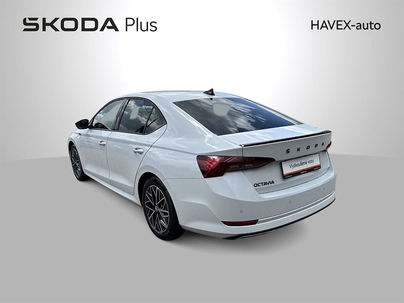 Škoda Octavia (2023) 1.5 TSI M-HEV DSG Sportline - fotka 33 z 35