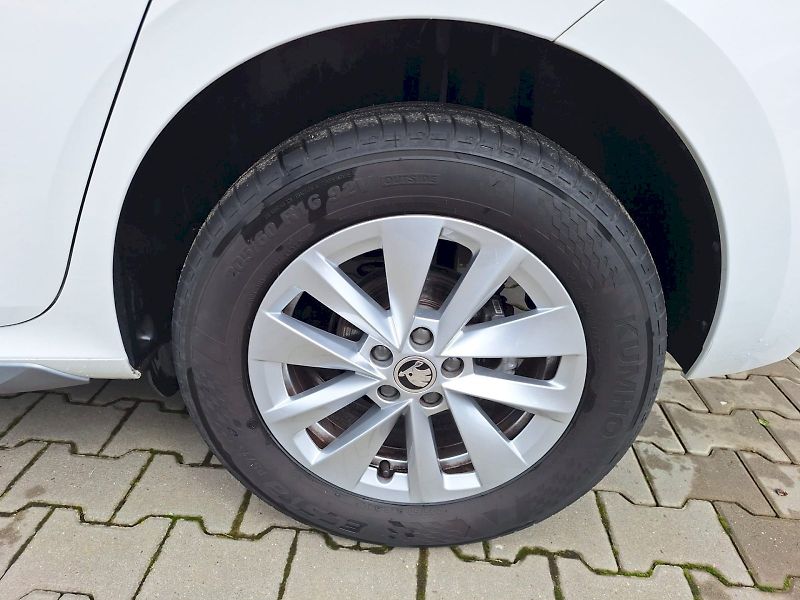 Škoda Kamiq (2023) 1.0 TSI / 81 kW / 6MP / Style - fotka 33 z 34
