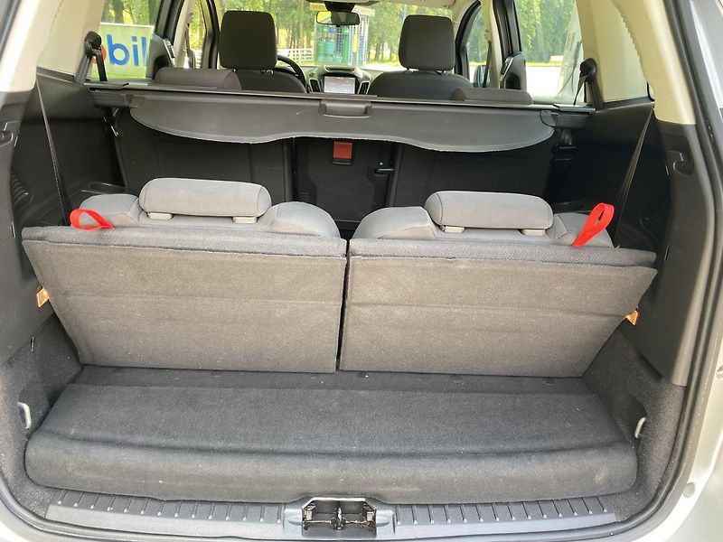 Ford Grand C-MAX (2016) 1.5 TDCi Plus-7 míst - fotka 8 z 26