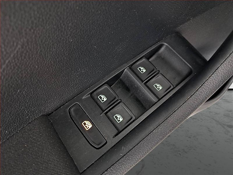 Škoda Fabia (2018) 1.0 TSI, Park. senzory - fotka 16 z 19