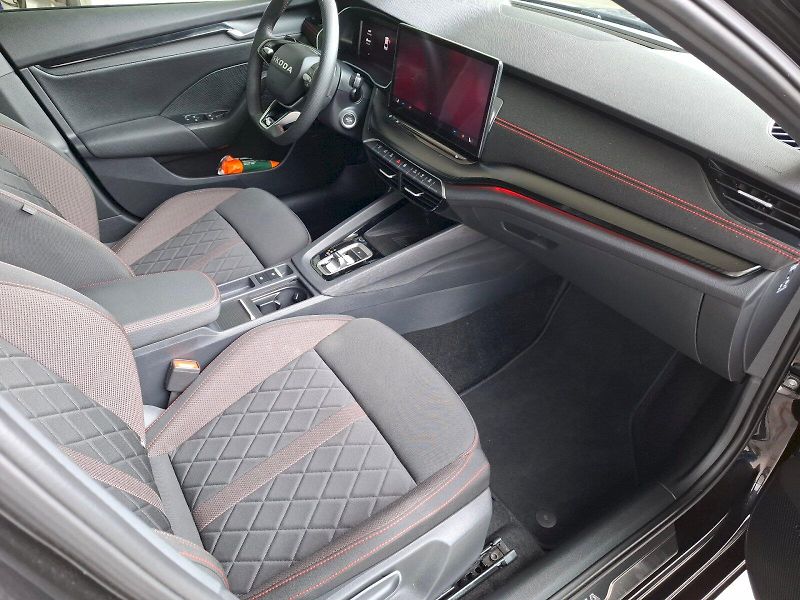 Škoda Octavia (2025) RS TS 195/2.0 A7F - fotka 14 z 22