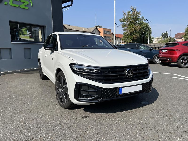 Volkswagen Touareg 3.0 TDi 210 kW R-LINE 4MOTION - fotka 6 z 23
