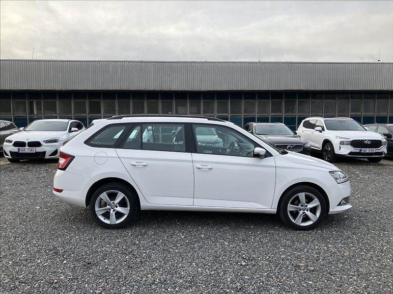 Škoda Fabia 1,0 Tažné,Navigace,Car Play - fotka 6 z 18
