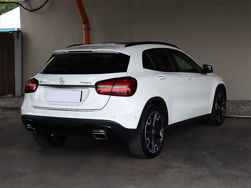 Mercedes-Benz GLA (2018) 220 4MATIC, 4X4, Automat - fotka 5 z 22