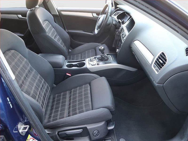 Audi A4 (2012) Ambition 2.0 TDI, Navi, Xenony - fotka 9 z 18