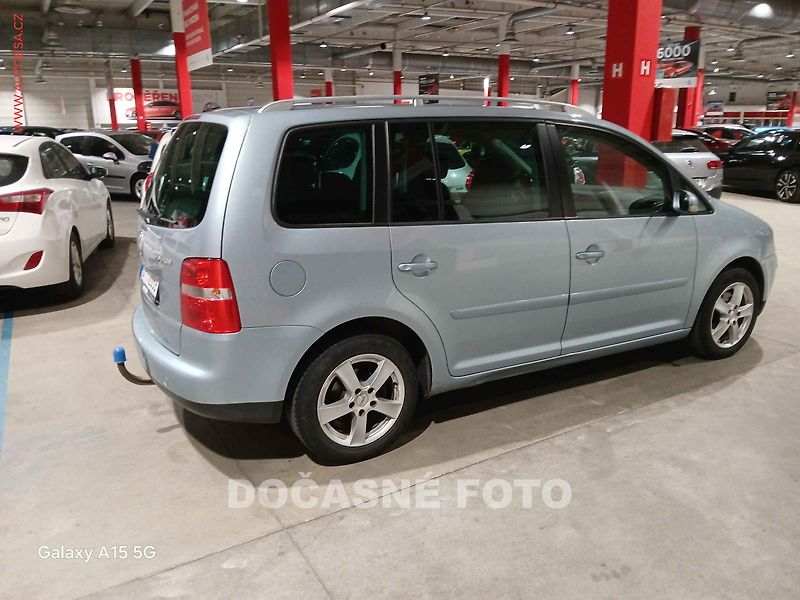 Volkswagen Touran (2006) 1.6FSi, 1.maj, AT, TZ, park - fotka 1 z 3