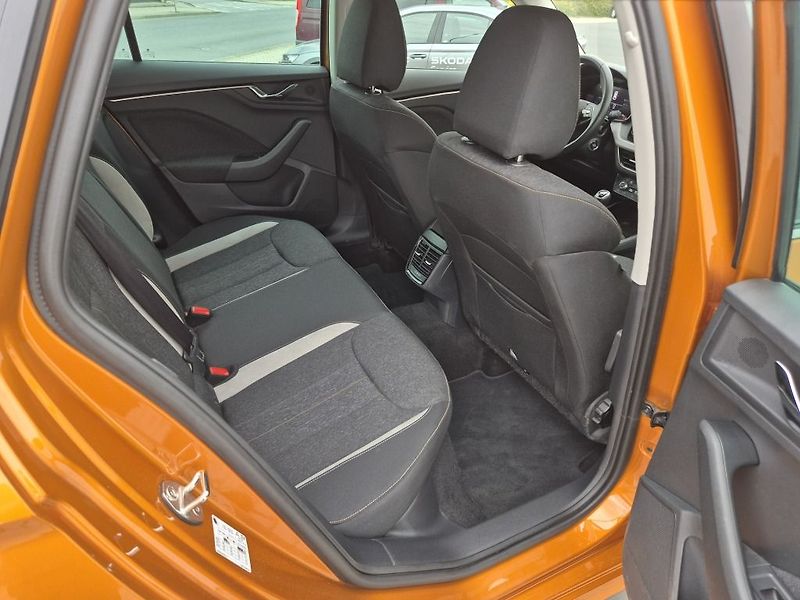Škoda Kamiq Top Selection 1.0 TSI 85 kW - fotka 17 z 27