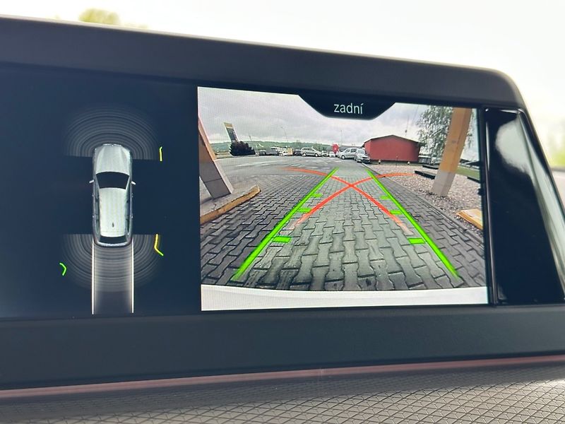 BMW Řada 5 (2018) 530xd,195kW PO SERVISU,M-PAKET - fotka 12 z 19