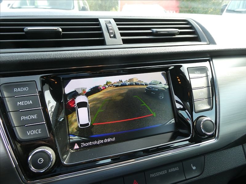 Škoda Fabia 1,0 TSi 81kW STYLE,ČR,navigace - fotka 33 z 39