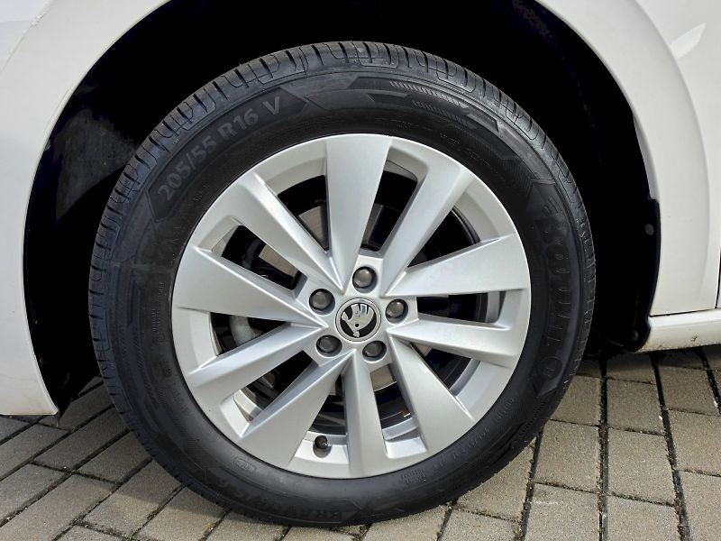 Škoda Scala (2023) 1,0TSI 81KW STYLE - fotka 30 z 32