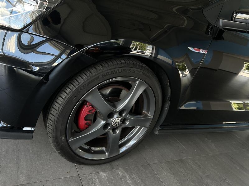 Volkswagen Polo 1,8   GTI,TSI 141kW,SERVISKA - fotka 26 z 26