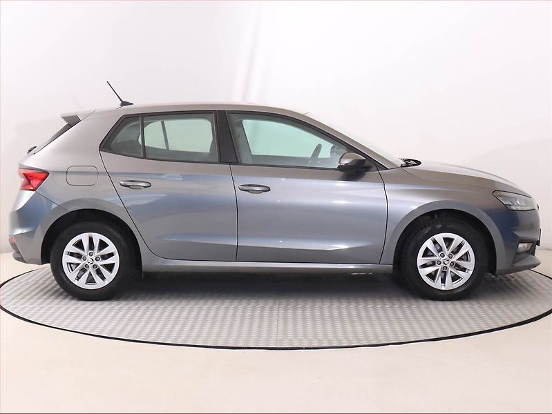 Škoda Fabia (2024) 1.0 TSI, Automat, Tempomat - fotka 6 z 23