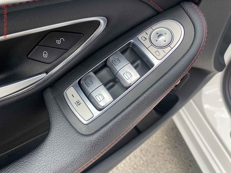 Mercedes-Benz Třídy C (2016) 3.0 Biturbo C43 AMG 4MATIC - fotka 14 z 21