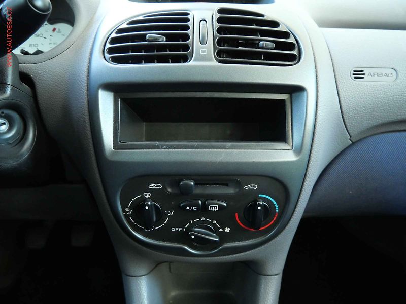 Peugeot 206 (2003) 1.2i, AC, STK4/28 - fotka 13 z 17