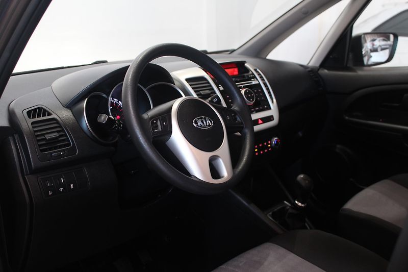 Kia Venga (2016) 1.4 66kW Klima ČR - fotka 16 z 30
