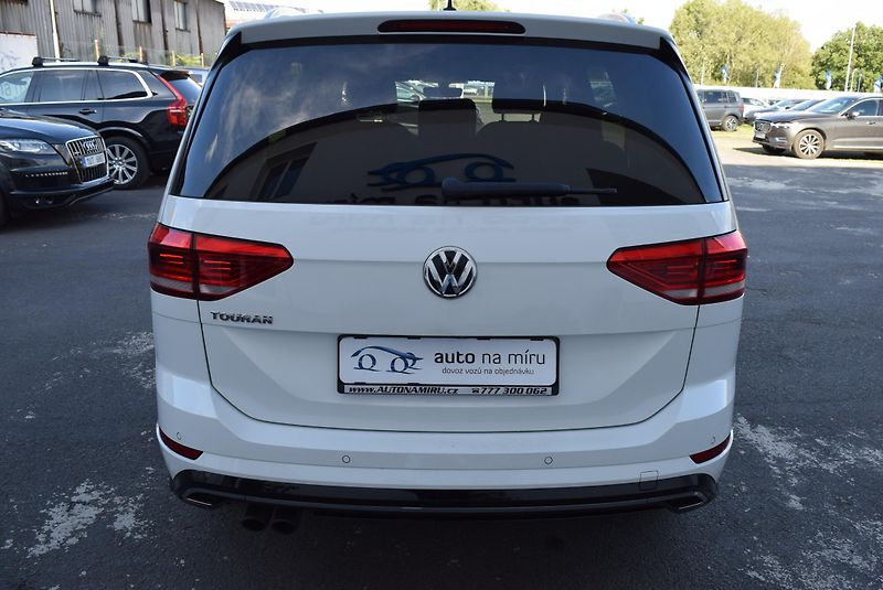 Volkswagen Touran (2018) 1.4TSI 110kw R-line NAVI LED - fotka 9 z 50
