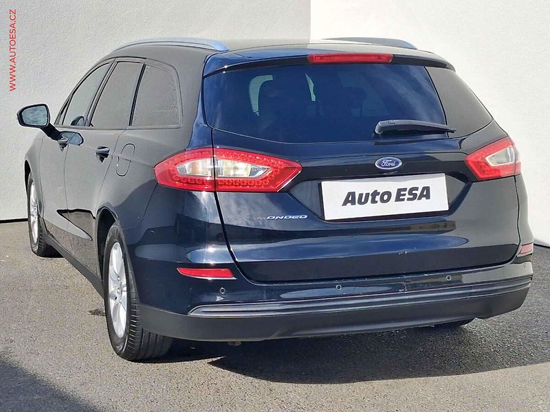 Ford Mondeo (2015) 2.0 TDCi, AC, navi, park - fotka 6 z 16