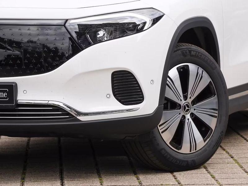 Mercedes-Benz EQA 300 4M Progressive Kam LED Nav - fotka 3 z 16