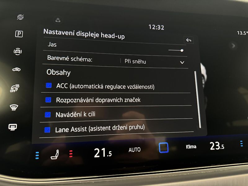 Volkswagen Touareg 3.0Tdi*1-MAJ*DPH*HUD*R-LINE* - fotka 38 z 50