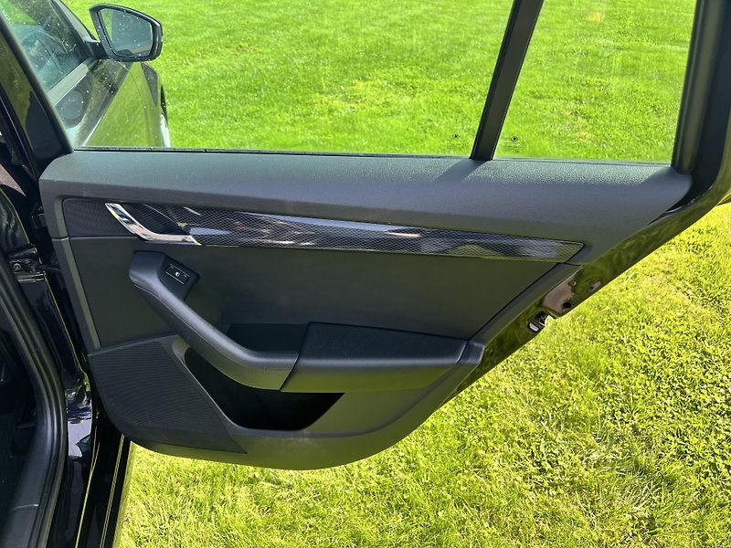 Škoda Octavia 2.0TDI 135KW,VRS,CHIP,TZ,NAVI - fotka 18 z 47