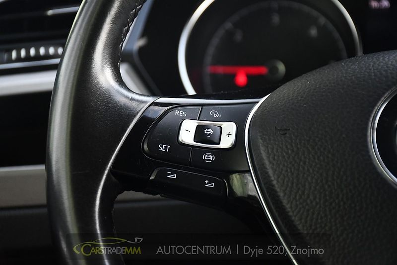 Volkswagen Touran 1.6TDi DSG  - fotka 29 z 48