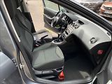 Peugeot 308 1,6 HDI  SW 7.MÍST - náhled 14