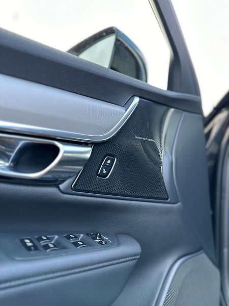 Volvo V90 (2021) B4/360KAM/H&K/TAŽNÉ/KŮŽE - fotka 7 z 11