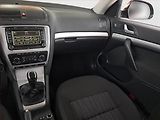 Škoda Octavia (2011) 1.6 TDI, Navi, Xenony - náhled 8