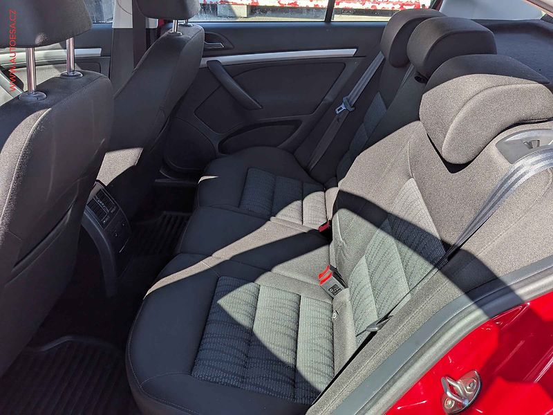Škoda Octavia (2013) 1.4TSi, Ele, výhř.sed. - fotka 10 z 15