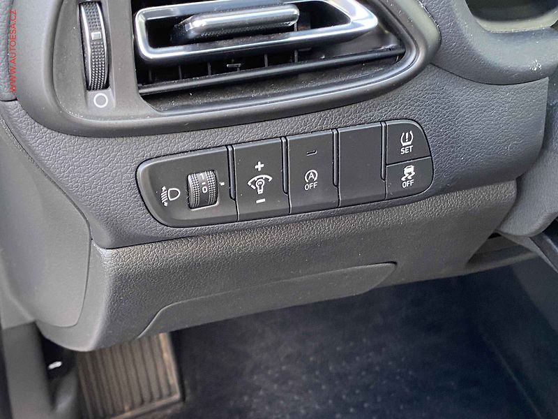Hyundai i30 (2022) 1.5 T-GDi, 2.maj,ČR, Smart - fotka 12 z 21