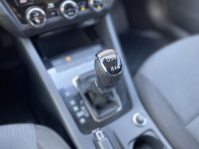 Škoda Octavia Combi 2,0 TDI 135 kW Style DSG - fotka 21 z 25