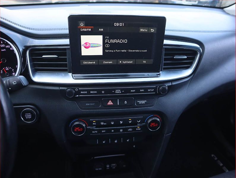 Kia Ceed (2019) 1.6 CRDi, Serv.kniha, Navi - fotka 12 z 19