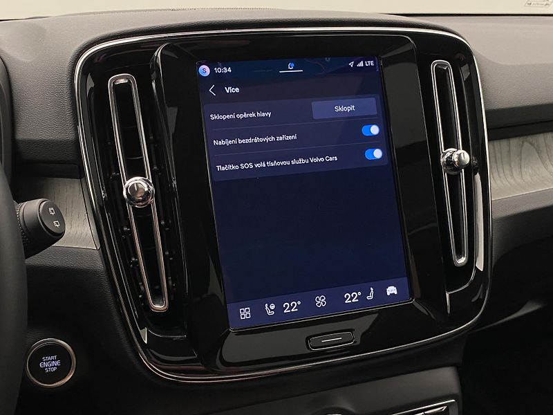 Volvo XC40 B4 DARK ULTRA AUT CZ - fotka 53 z 56