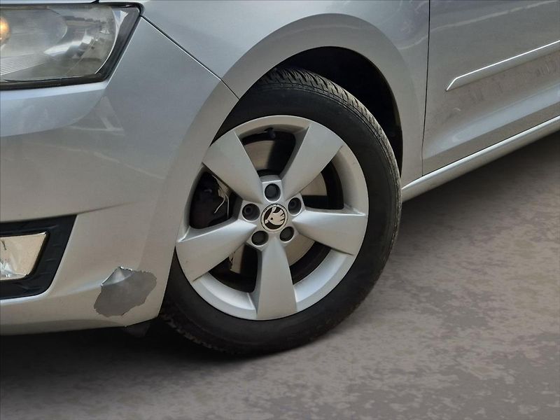 Škoda Rapid 1,6 TDi - fotka 6 z 14