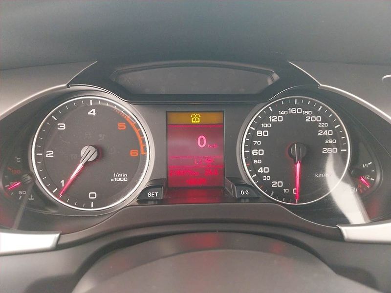 Audi A4 (2010) 2.0 TDI, Serv.kniha, Xenony - fotka 11 z 21