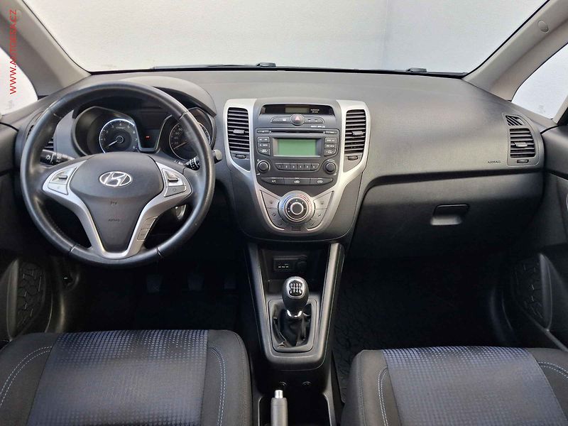 Hyundai ix20 (2012) 1.6i, 1.maj,ČR, AC. STK6/28 - fotka 8 z 17