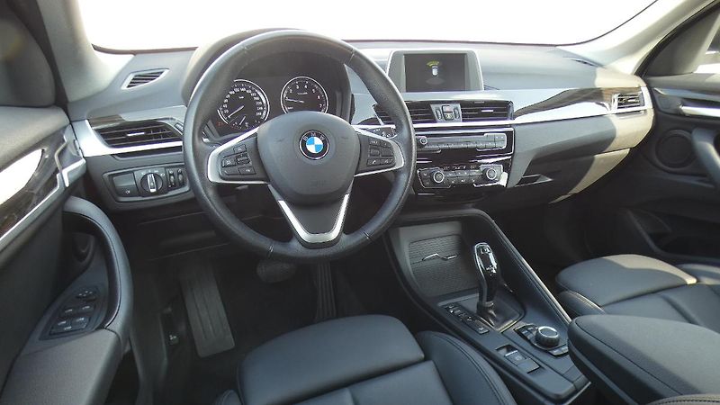 BMW X1 xDrive 25i Advantage Aut. - fotka 5 z 22