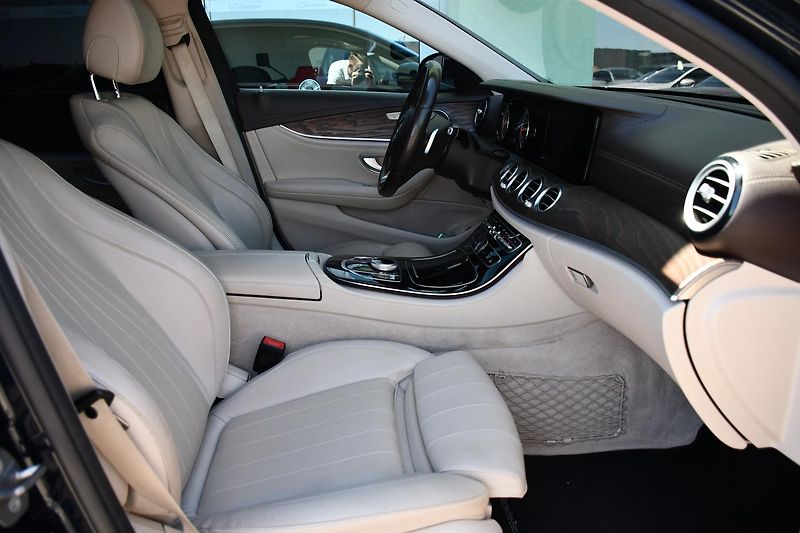 Mercedes-Benz Třídy E 350d - fotka 18 z 42