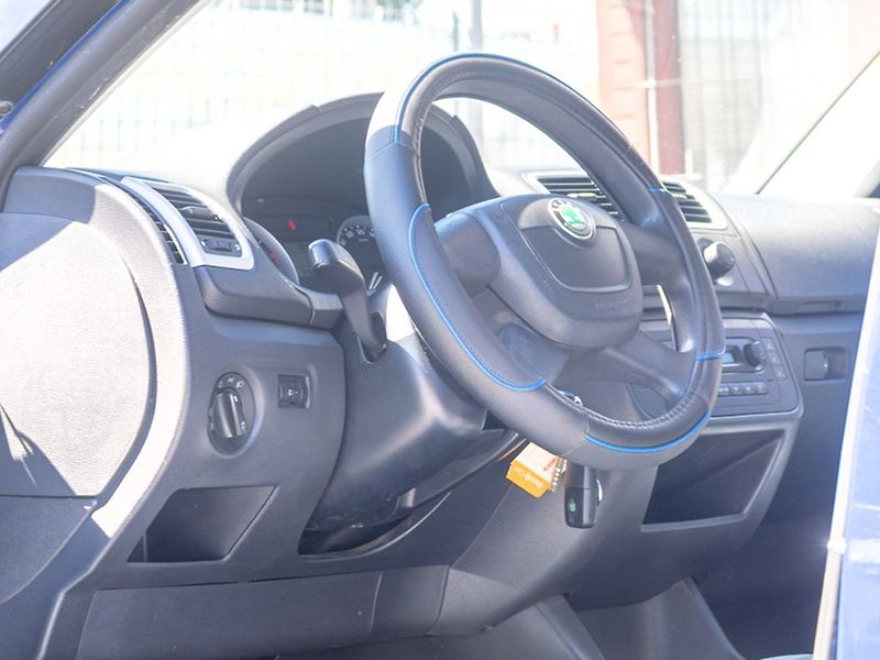 Škoda Fabia (2010) 1.2HTP 51KW AC - PO SERVISU - fotka 10 z 35