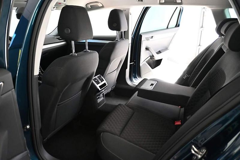 Škoda Superb (2022) 2.0 LED DSG ACC Virtual Kamera - fotka 9 z 34