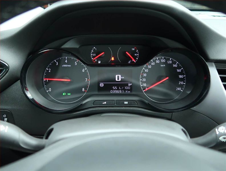 Opel Crossland X (2021) Edition 1.2 Turbo, ČR,1.maj - fotka 11 z 17