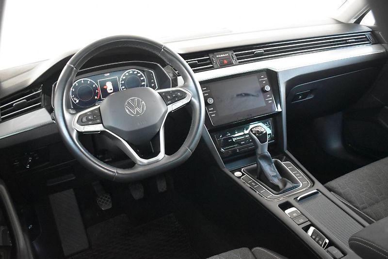 Volkswagen Passat Variant (2023) 1.5TSI 110kW, LED, tažné - fotka 14 z 24