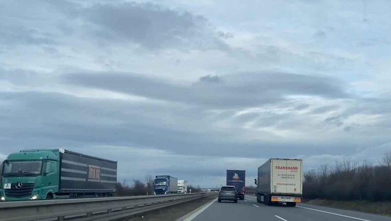 Ve středu se na dálnici D1 ve směru na Brno tvořila i kolona.