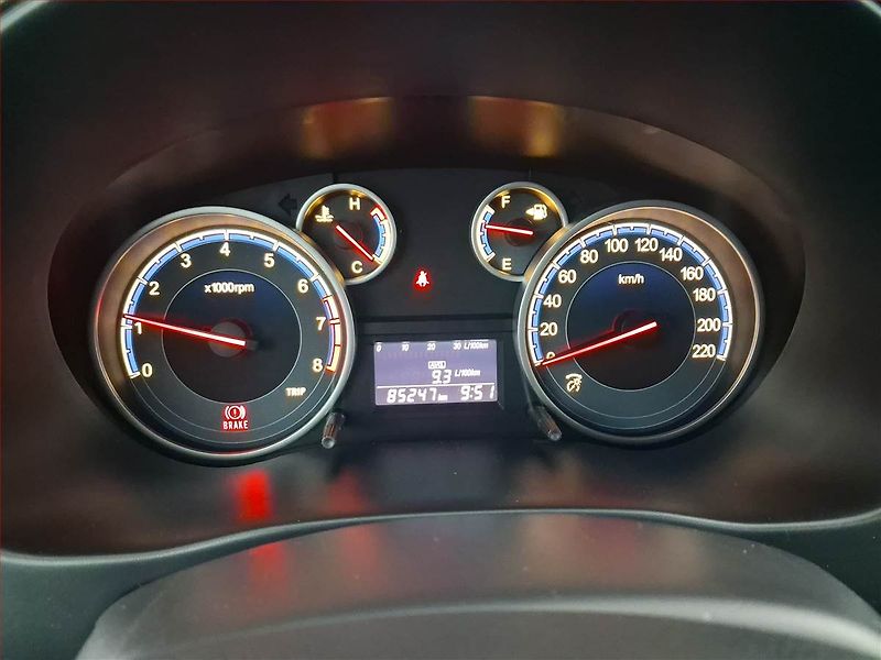 Suzuki SX4 (2013) 1.6 VVT - fotka 11 z 16