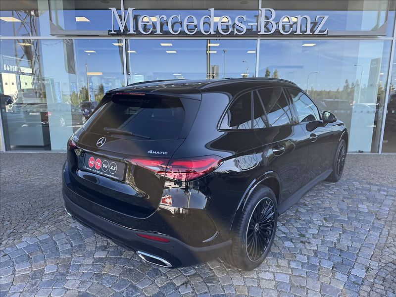 Mercedes-Benz GLC 300de 4M*AMG*NIGHT - fotka 23 z 34